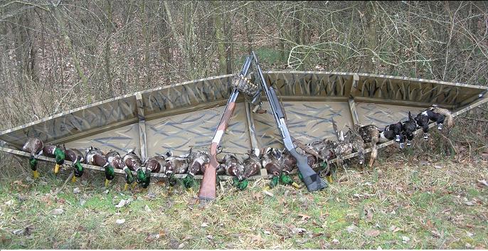 pirogue hunt2.JPG